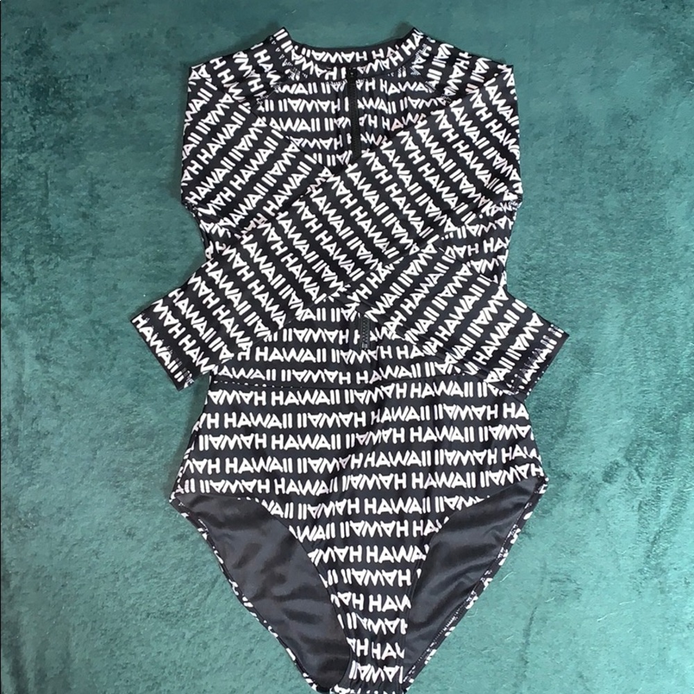 New swimsuit Hawaii print rash guard size L